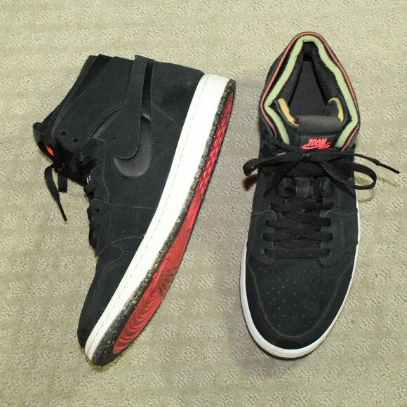 Athletic_Shoes
